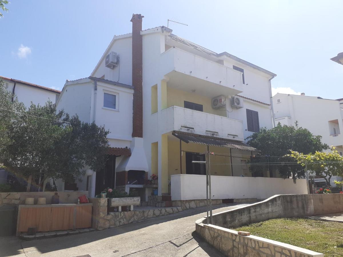 Apartmani Karuza Novalja Exterior foto