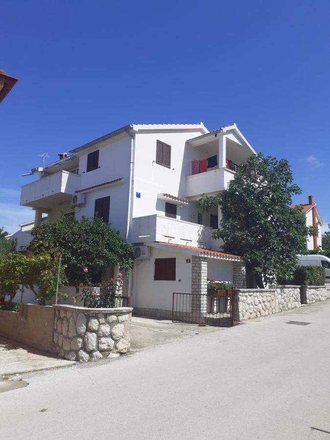 Apartmani Karuza Novalja Exterior foto